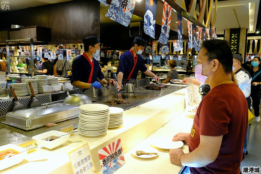 上百道海鮮料理吃到飽,潮港城太陽百匯,鮪魚祭鮪魚鮭魚秀好吸睛!