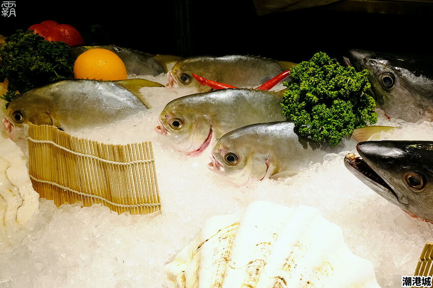 上百道海鮮料理吃到飽,潮港城太陽百匯,鮪魚祭鮪魚鮭魚秀好吸睛!