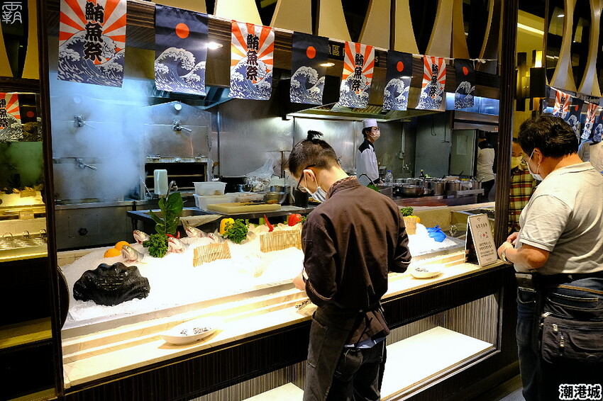 上百道海鮮料理吃到飽,潮港城太陽百匯,鮪魚祭鮪魚鮭魚秀好吸睛!