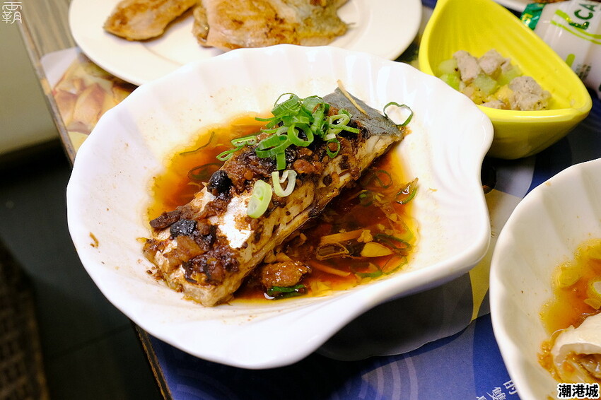 上百道海鮮料理吃到飽,潮港城太陽百匯,鮪魚祭鮪魚鮭魚秀好吸睛!