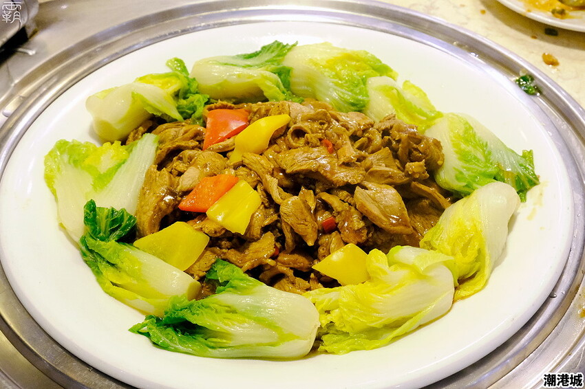 上百道海鮮料理吃到飽,潮港城太陽百匯,鮪魚祭鮪魚鮭魚秀好吸睛!