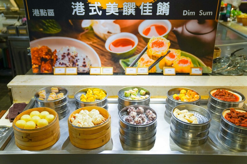 台中市南屯區【台中南屯｜美食】太陽百匯(潮港城國際美食館)。釜山海鮮季，台中海鮮直送，10/01~11/30四人同行送巨無霸