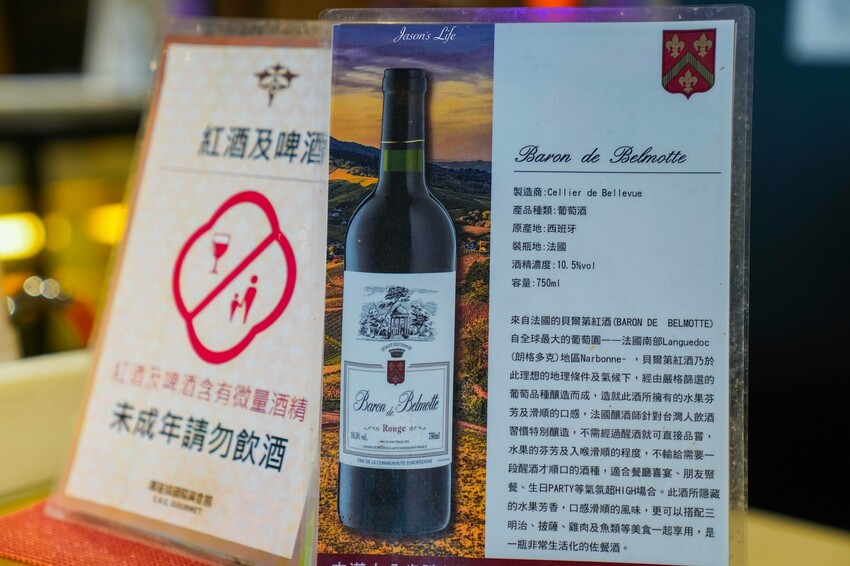 台中市南屯區【台中南屯｜美食】太陽百匯(潮港城國際美食館)。釜山海鮮季，台中海鮮直送，10/01~11/30四人同行送巨無霸