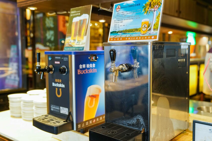 台中市南屯區【台中南屯｜美食】太陽百匯(潮港城國際美食館)。釜山海鮮季，台中海鮮直送，10/01~11/30四人同行送巨無霸