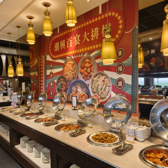 台中海鮮吃到飽推薦！潮港城太陽百匯釜山海鮮季韓式煎五花肉、炸蝦、牛肉湯讓你吃到飽。