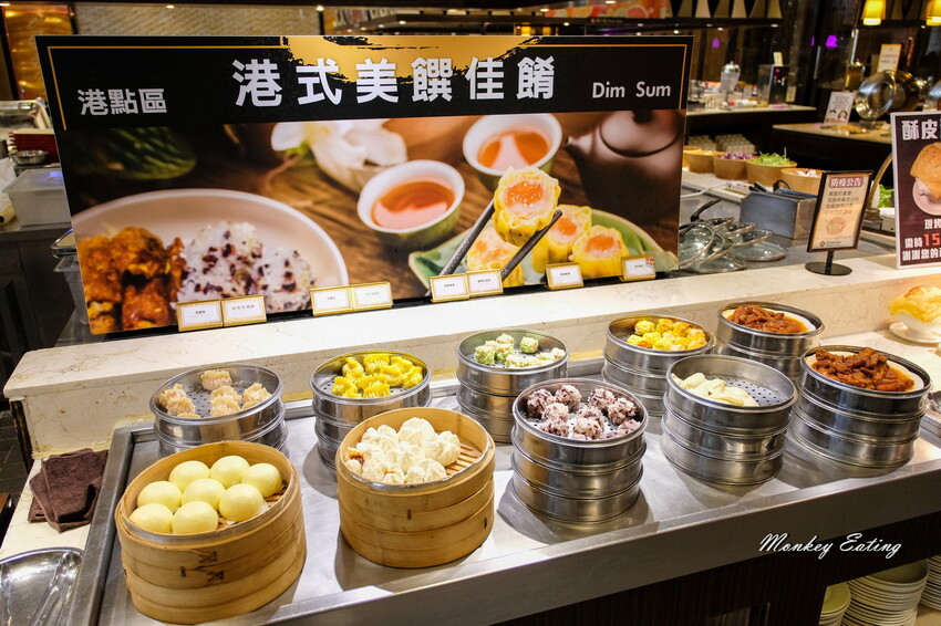 台中潮港城太陽百匯│台中吃到飽始祖！免千元高CP值buffet，破百道料理、超狂海鮮直送任你吃。台中聚餐推薦。四人同行送巨無霸檸檬泰國蝦 - 貪吃猴的幻想