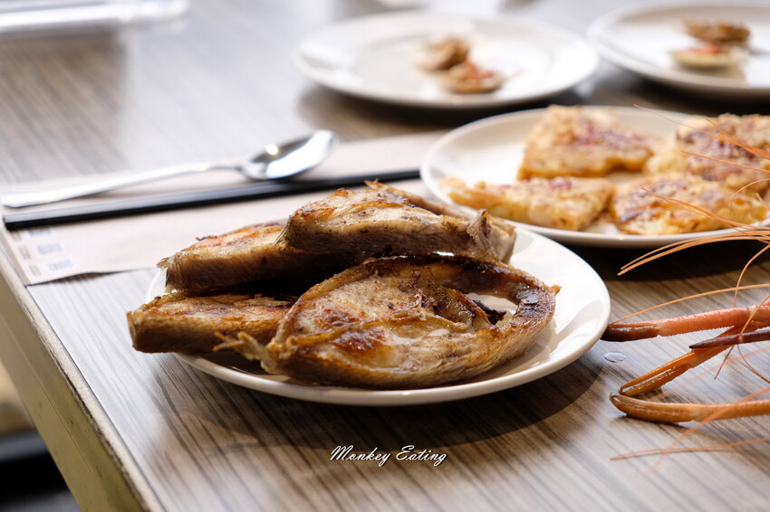 台中潮港城太陽百匯│台中吃到飽始祖！免千元高CP值buffet，破百道料理、超狂海鮮直送任你吃。台中聚餐推薦。四人同行送巨無霸檸檬泰國蝦 - 貪吃猴的幻想