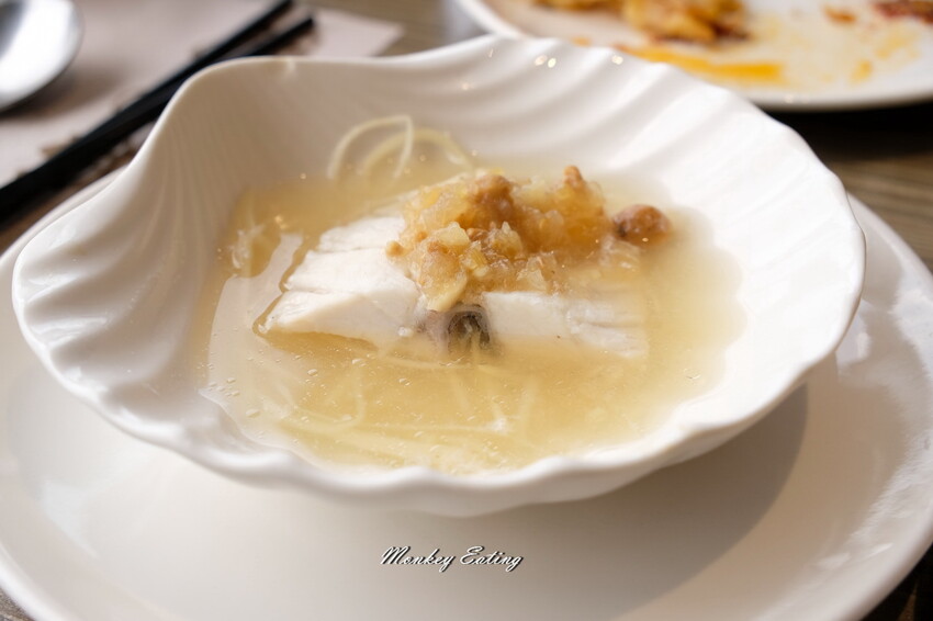 台中潮港城太陽百匯│台中吃到飽始祖！免千元高CP值buffet，破百道料理、超狂海鮮直送任你吃。台中聚餐推薦。四人同行送巨無霸檸檬泰國蝦 - 貪吃猴的幻想