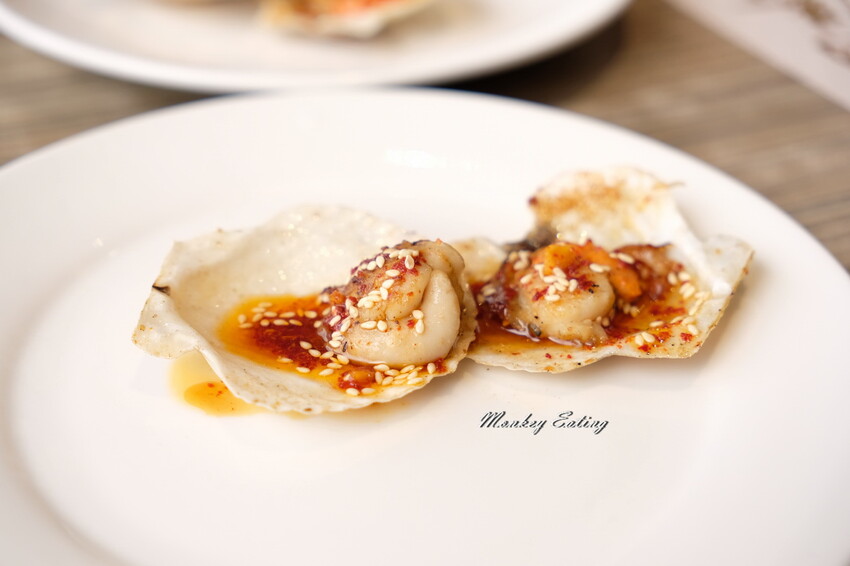 台中潮港城太陽百匯│台中吃到飽始祖！免千元高CP值buffet，破百道料理、超狂海鮮直送任你吃。台中聚餐推薦。四人同行送巨無霸檸檬泰國蝦 - 貪吃猴的幻想