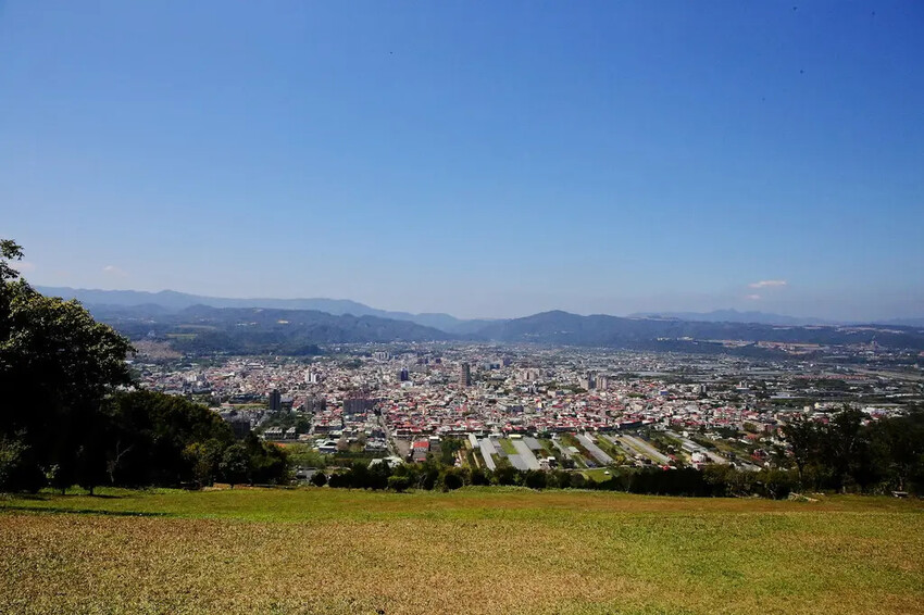 南投埔里超推薦景觀餐廳!虎嘯山嵐-厲害玻璃屋咖啡廳,山景第一 南投埔里超推薦景觀餐廳!虎嘯山嵐-厲害玻璃屋咖啡廳,山景第一