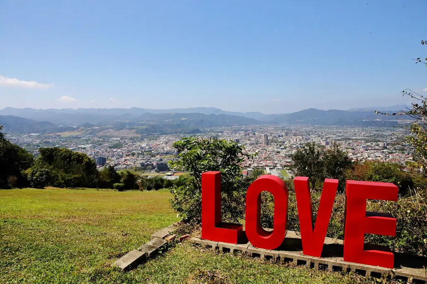 南投埔里超推薦景觀餐廳!虎嘯山嵐-厲害玻璃屋咖啡廳,山景第一 南投埔里超推薦景觀餐廳!虎嘯山嵐-厲害玻璃屋咖啡廳,山景第一