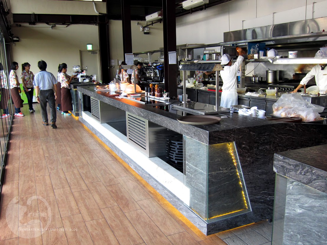 台北八里 | 水灣Bali景觀餐廳 ．人氣約會餐廳 / 來和峇里島約會吧 / 夜景餐廳 / 南洋料理