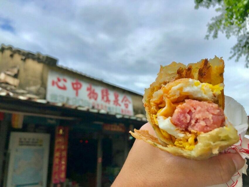 金門縣金城鎮【2024金門美食】推薦必吃金門18個美食、在地人都推薦的名產小吃、伴手禮必買攻略《早午餐、海鮮、美食餐廳