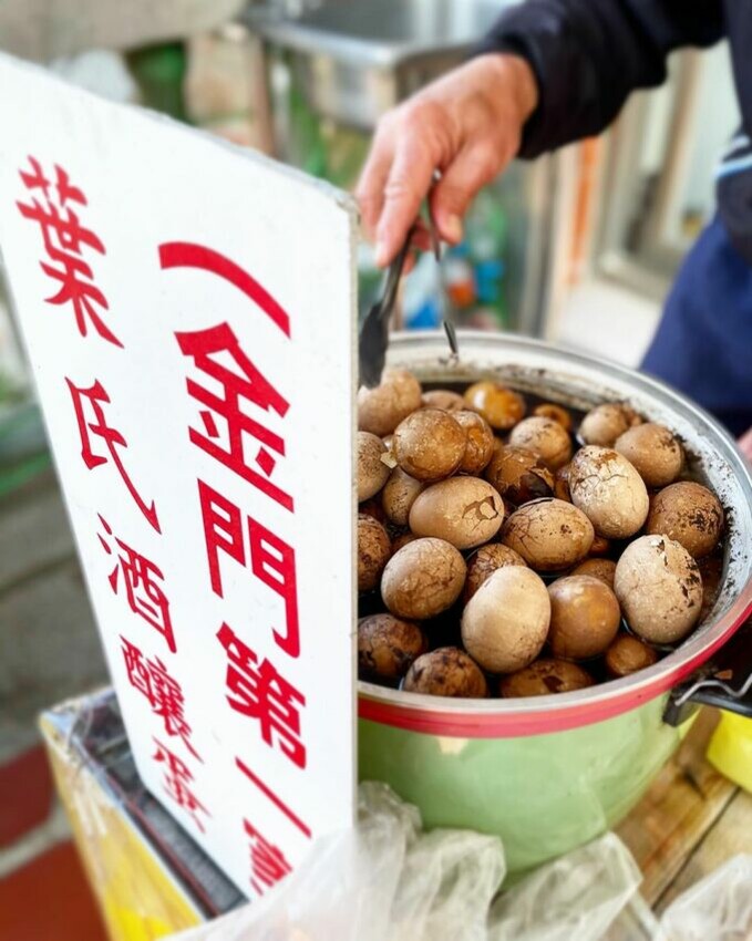 金門縣金城鎮【2024金門美食】推薦必吃金門18個美食、在地人都推薦的名產小吃、伴手禮必買攻略《早午餐、海鮮、美食餐廳