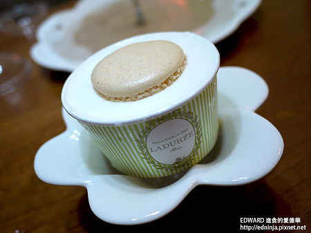 ladureenut013.jpg ladureenut013.jpg