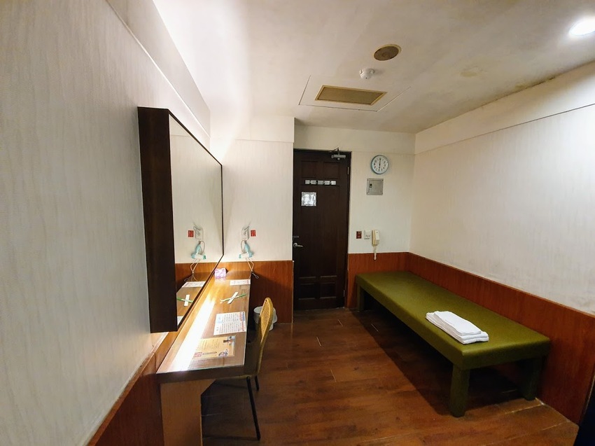 [遊]新北金山唯一碳酸氫鈉泉 泡湯賞山林美景 視野極佳的絕佳享受~ 八煙溫泉會館