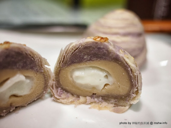 阿聰師芋頭酥糕餅(台中秋紅谷館)：【食記】台中西屯-阿聰師芋頭酥糕餅/台中秋紅谷館 : 微甜不膩的細緻口感,有八卦味道的大甲龍捲風!？