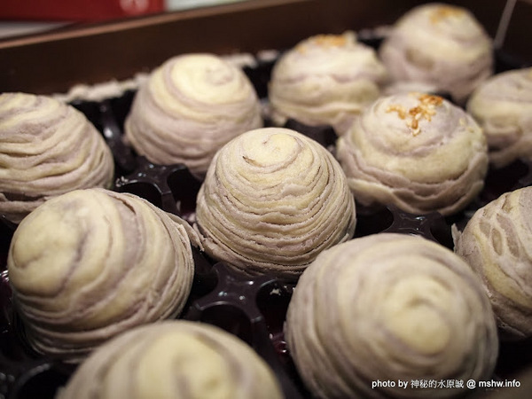 阿聰師芋頭酥糕餅(台中秋紅谷館)：【食記】台中西屯-阿聰師芋頭酥糕餅/台中秋紅谷館 : 微甜不膩的細緻口感,有八卦味道的大甲龍捲風!？