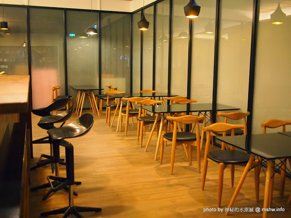 阿聰師芋頭酥糕餅(台中秋紅谷館)：【食記】台中西屯-阿聰師芋頭酥糕餅/台中秋紅谷館 : 微甜不膩的細緻口感,有八卦味道的大甲龍捲風!？