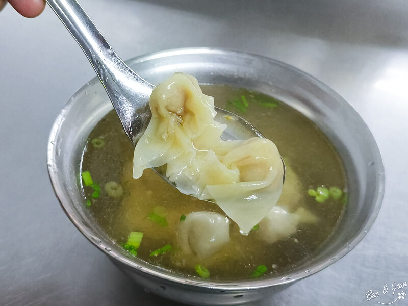 宜蘭羅東必吃美食！上讚麵獨門醬料飄香數十年，手捍麵條香Q口感絕佳。