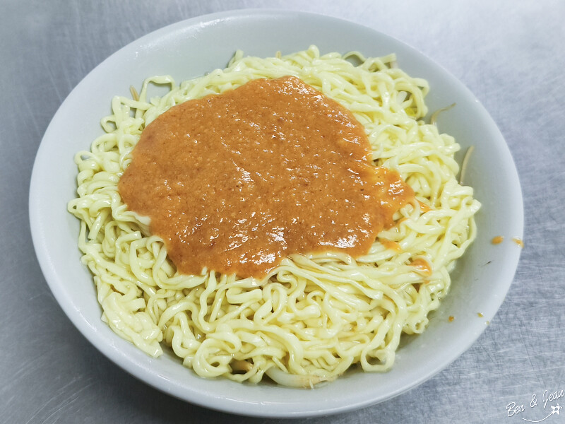 宜蘭羅東必吃美食！上讚麵獨門醬料飄香數十年，手捍麵條香Q口感絕佳。