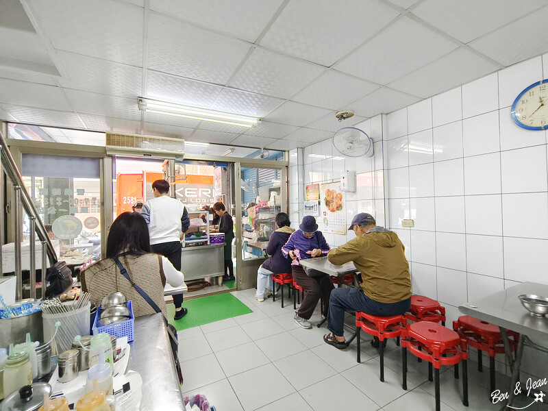 宜蘭羅東必吃美食！上讚麵獨門醬料飄香數十年，手捍麵條香Q口感絕佳。