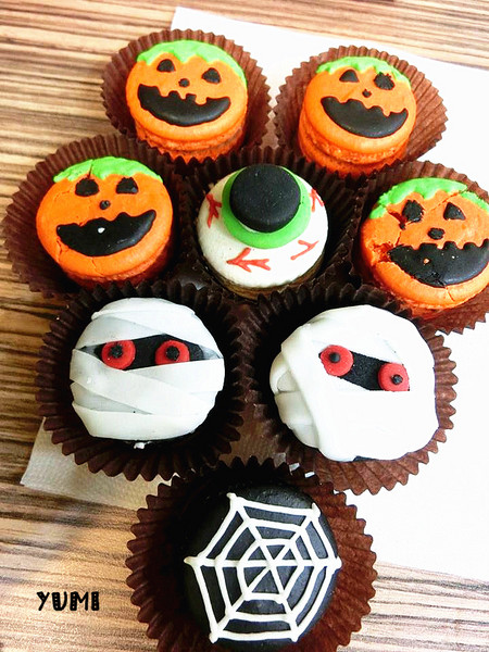 天鵝脖子街(台中逢甲)：【邀稿】不給糖就搗蛋!!天鵝脖子街首推~萬聖節馬卡龍搞怪登場~@天鵝脖子街