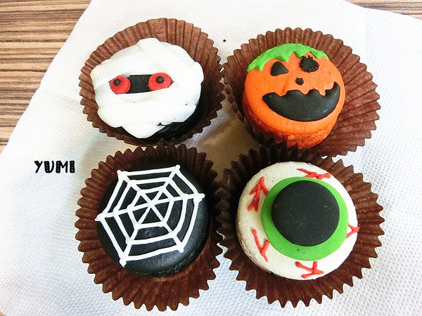 天鵝脖子街(台中逢甲)：【邀稿】不給糖就搗蛋!!天鵝脖子街首推~萬聖節馬卡龍搞怪登場~@天鵝脖子街