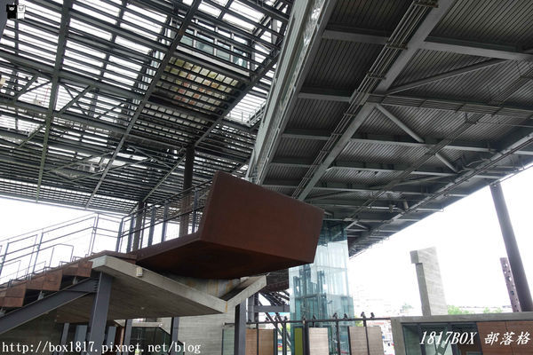 【宜蘭。羅東】羅東文化工場。天空藝廊。漂浮月台。氣勢磅礡仿若太空飛船