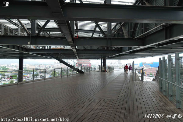 【宜蘭。羅東】羅東文化工場。天空藝廊。漂浮月台。氣勢磅礡仿若太空飛船