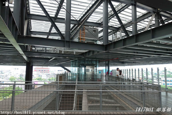 【宜蘭。羅東】羅東文化工場。天空藝廊。漂浮月台。氣勢磅礡仿若太空飛船