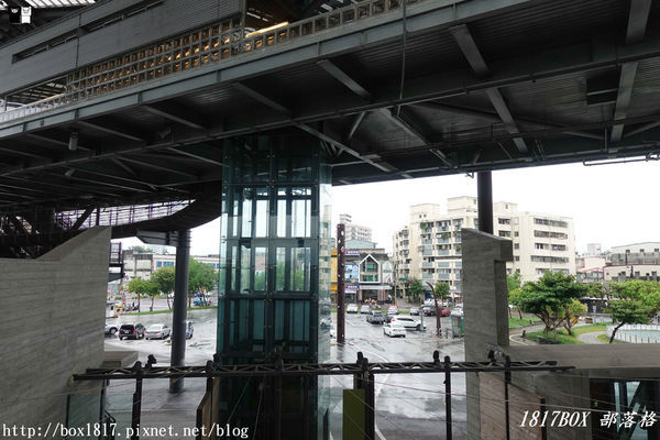 【宜蘭。羅東】羅東文化工場。天空藝廊。漂浮月台。氣勢磅礡仿若太空飛船