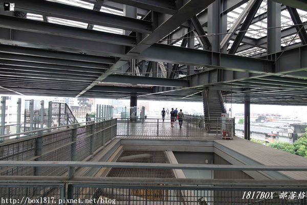 【宜蘭。羅東】羅東文化工場。天空藝廊。漂浮月台。氣勢磅礡仿若太空飛船