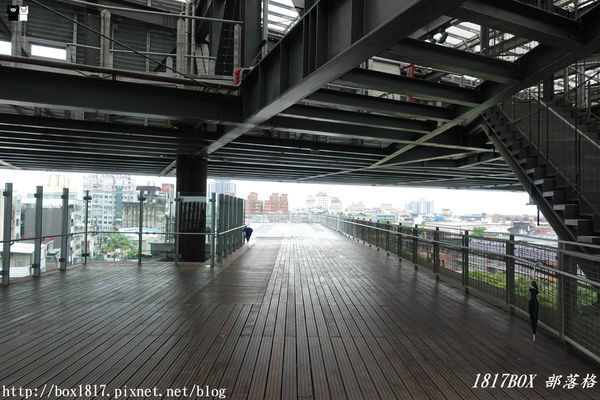 【宜蘭。羅東】羅東文化工場。天空藝廊。漂浮月台。氣勢磅礡仿若太空飛船
