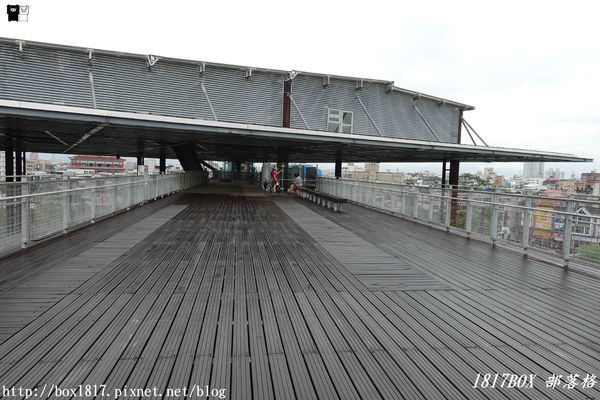 【宜蘭。羅東】羅東文化工場。天空藝廊。漂浮月台。氣勢磅礡仿若太空飛船