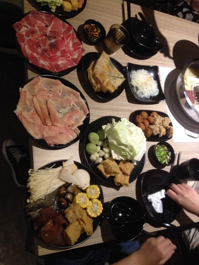 內湖新勵進酸菜白肉鍋 內湖新勵進酸菜白肉鍋