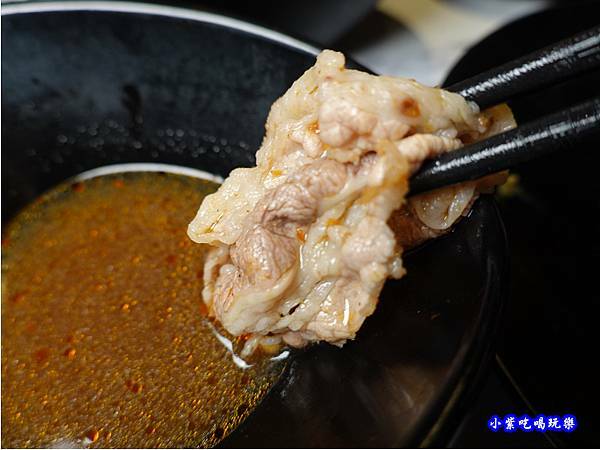 板腱牛涮麻辣鍋超讚-連進酸菜白肉鍋吃到飽.jpg