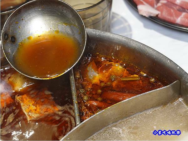 愈煮愈辣麻辣湯-連進酸菜白肉鍋吃到飽 (2).jpg