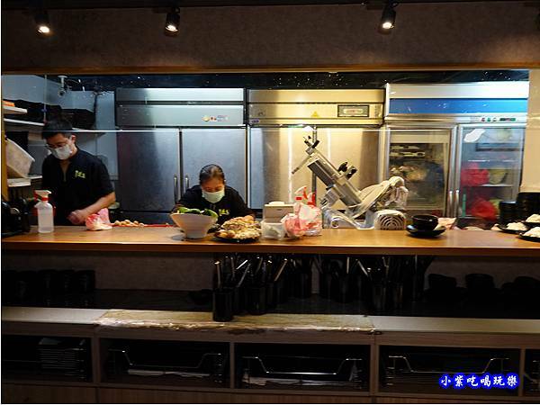 一樓用餐環境-連進酸菜白肉鍋吃到飽 (5).jpg