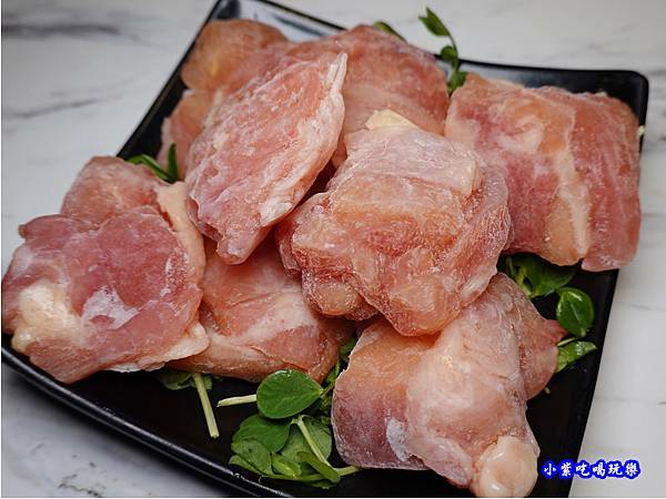 本土雞腿丁-連進酸菜白肉鍋吃到飽 (1).jpg