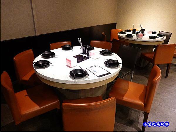 一樓用餐環境-連進酸菜白肉鍋吃到飽 (2).jpg