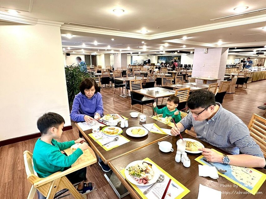 新北市萬里區福泰翡翠灣渡假飯店-走路就能到沙灘的親子飯店