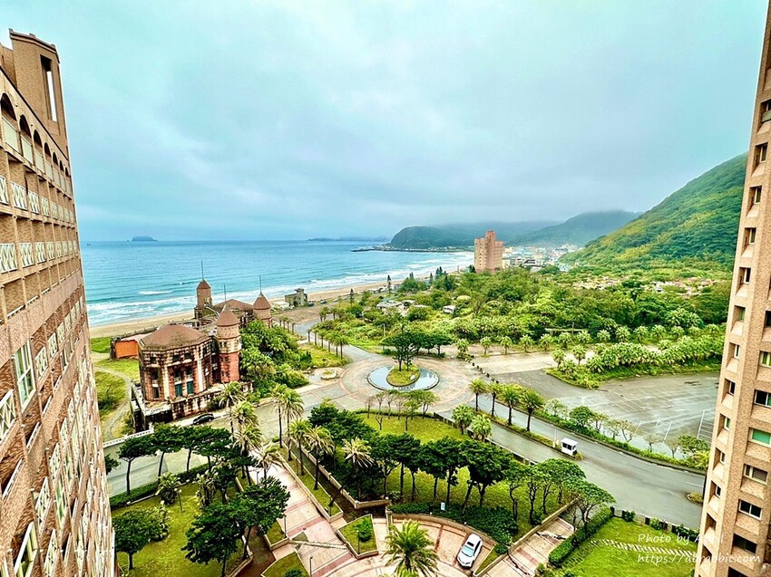 新北市萬里區福泰翡翠灣渡假飯店-走路就能到沙灘的親子飯店