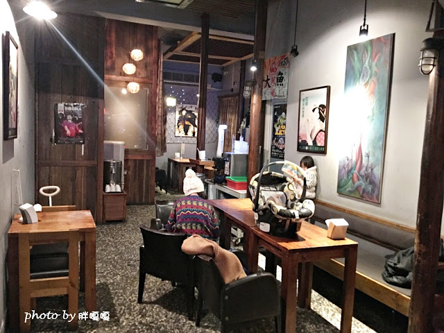 【台中 西區】自立商店)))不是雜貨店，那葫蘆裡賣的是什麼呢!?也是宵夜場+1