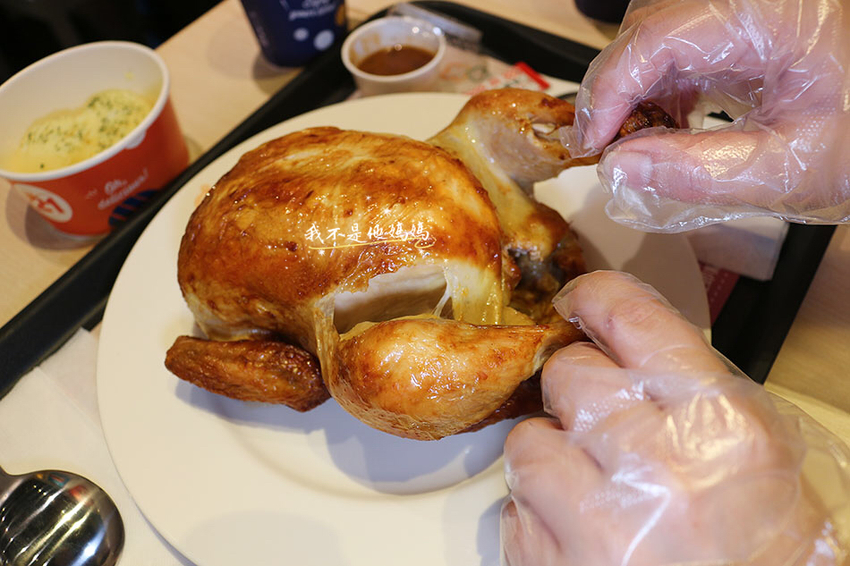 21世紀,感恩節大餐,手扒雞,21風味館,21香草烤雞,Gravy醬,Gravy雞汁辣醬,泰式酸辣醬,感恩節限定餐點,香雞城,京站美食,台北轉運站,台北車站美食