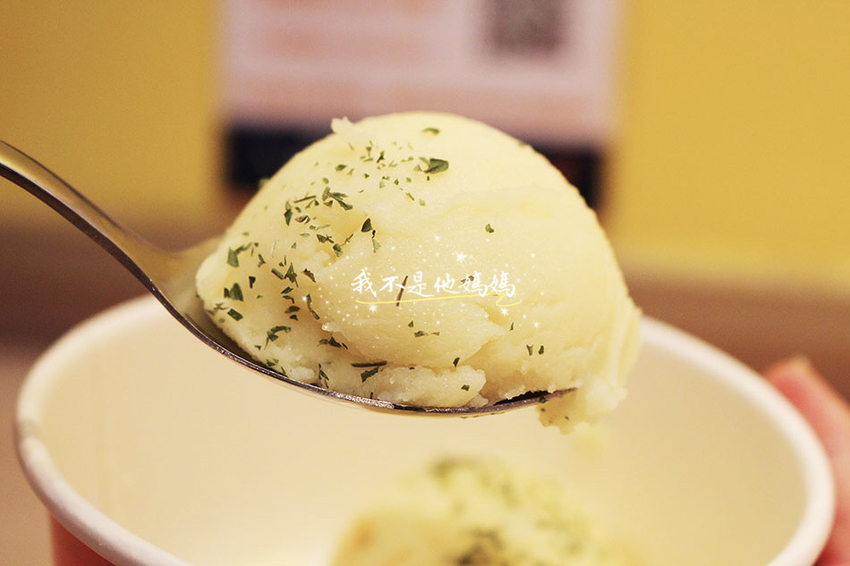 台北手扒雞,台北火車站美食,北車美食,北車平價美食,京站平價美食,京站高蛋白餐,京站美食街,台北車站美食街,台北烤雞,台北桶仔雞,台北美式餐廳