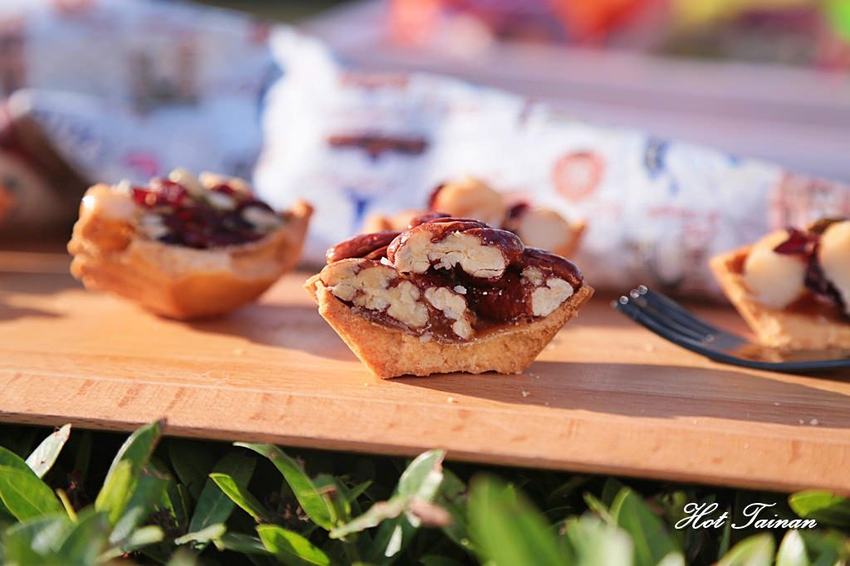 【台南】台南超有創意的夏威夷豆塔，竟然把牛軋糖給包進去了：愛豆屋洋菓子工坊 - 熱血玩台南。跳躍新世界