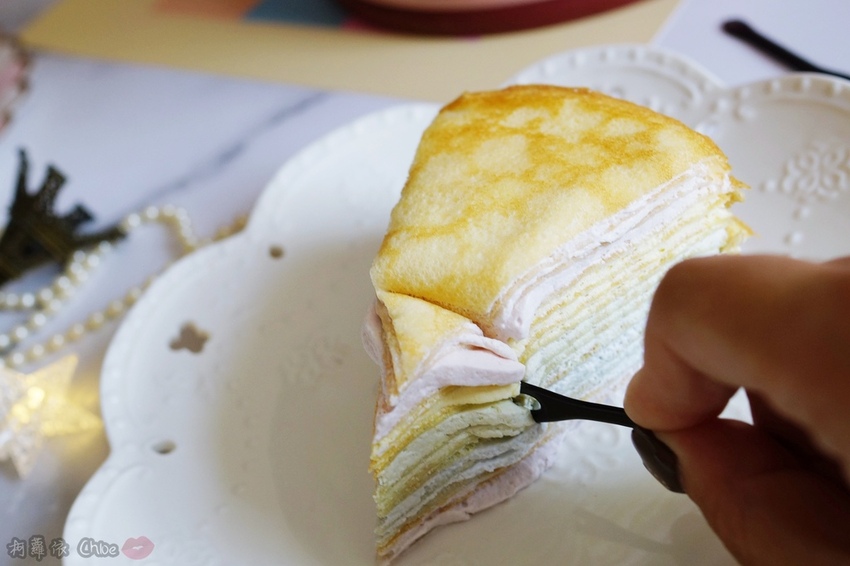 網購千層蛋糕推薦 粉嫩甜蜜不膩口!塔吉特蜂蜜彩虹千層17.JPG