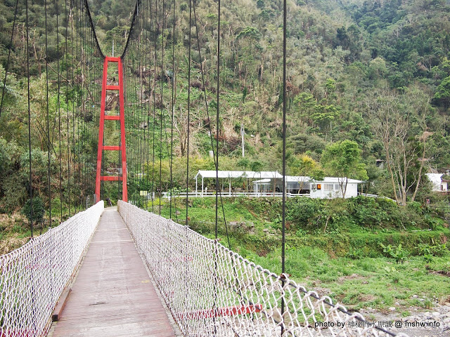  【食記】想吃好吃的冰嗎?得先跨越心理障礙= = 北台灣最長吊橋旁的小確幸! @ 新竹尖石 北角24法式冰淇淋專賣店