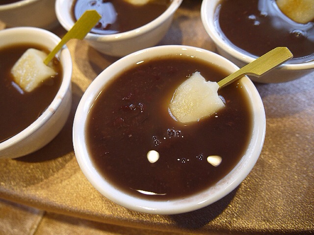 [桃園]饗悅花園會舘，無菜單料理~聖誕交換禮物趴